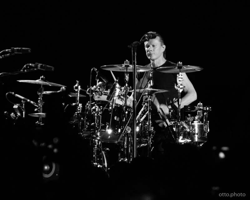 Live concert photo of Larry Mullen Jr / The start of Sunday Bloody Sunday