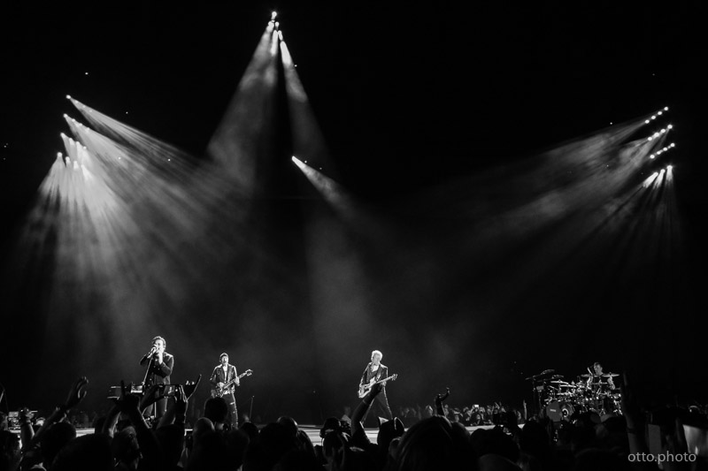 Live concert photo of Bono, The Edge, Adam Clayton, Larry Mullen Jr